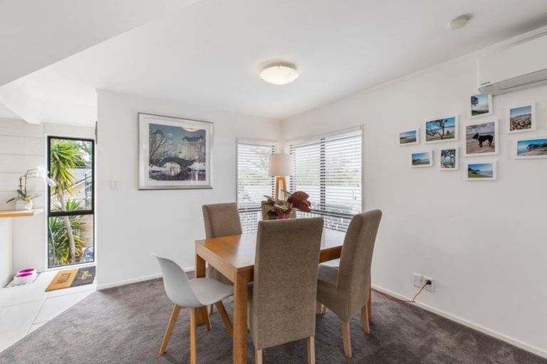 Photo of property in 6b Dobell Road, Stanmore Bay, Whangaparaoa, 0932