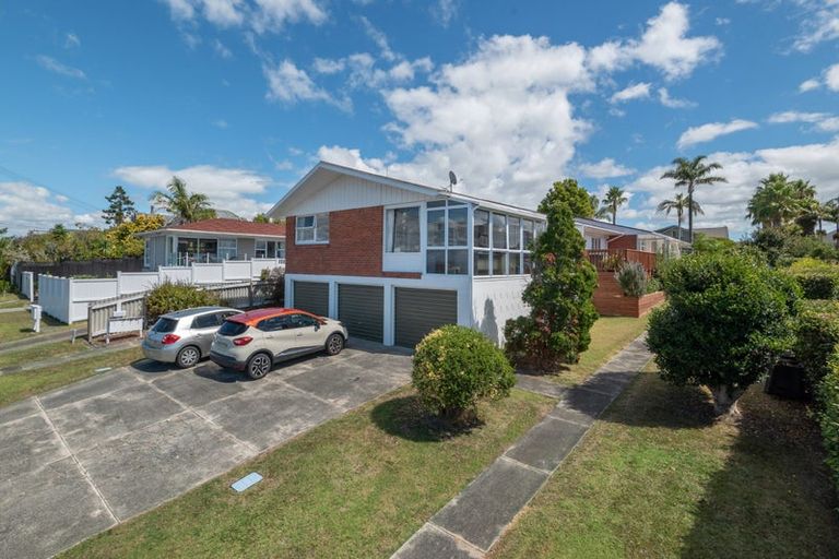 Photo of property in 3/5 Onepoto Road, Hauraki, Auckland, 0622