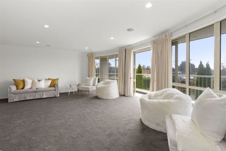 Photo of property in 8 Stableford Green, Burnside, Christchurch, 8053