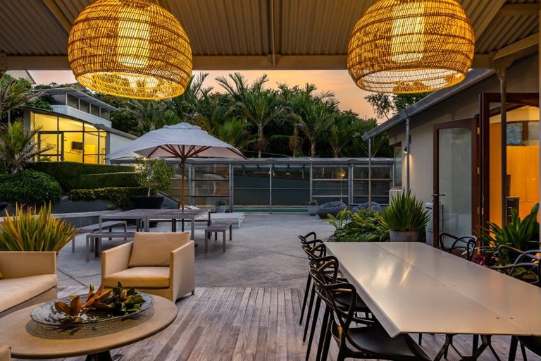 Photo of property in 360 Paremata Road, Whitby, Porirua, 5381