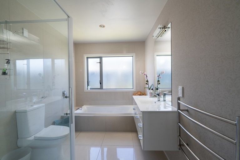 Photo of property in 120 Victory Drive, Wharewaka, Taupo, 3330