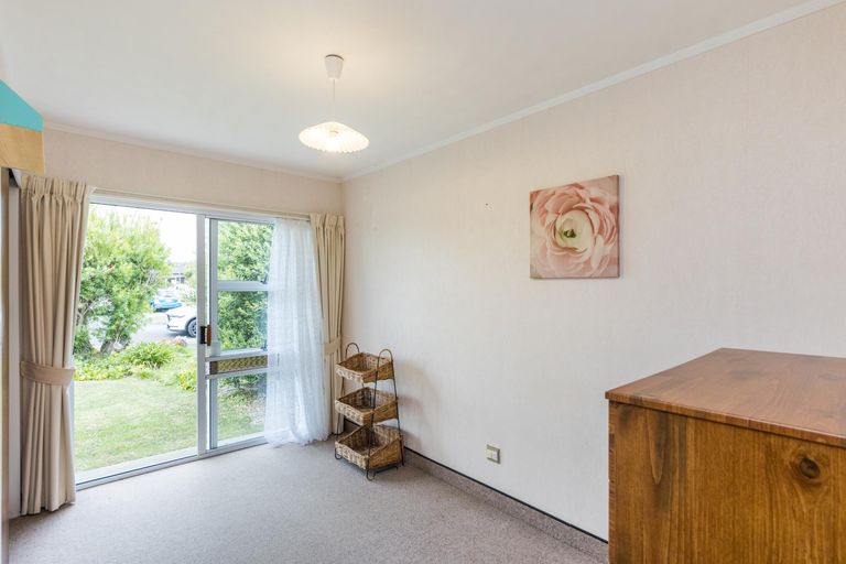 Photo of property in 12 Wedgwood Grove, Highbury, Palmerston North, 4412