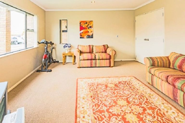 Photo of property in 10 Speyside Crescent, Flat Bush, Auckland, 2016