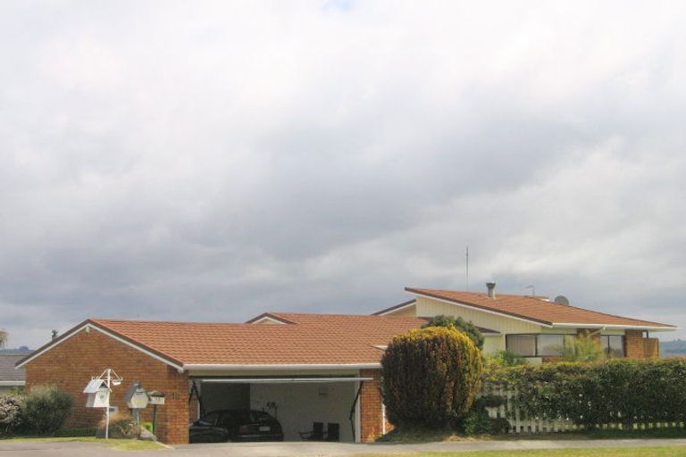 Photo of property in 10 Kempton Place, Richmond Heights, Taupo, 3330
