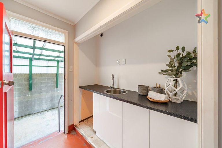 Photo of property in 18 Atiawa Crescent, Waiwhetu, Lower Hutt, 5010