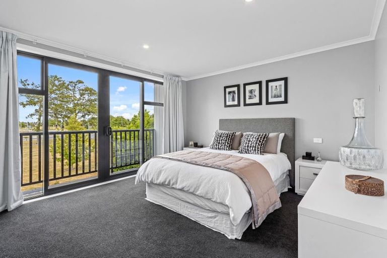 Photo of property in 15 Holmes Hanover Lane, Halswell, Christchurch, 8025