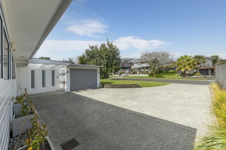 Photo of property in 8 Downsview Road, Pakuranga Heights, Auckland, 2010