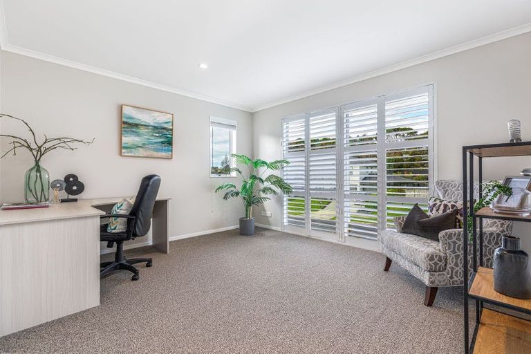 Photo of property in 44 Mackay Drive, Greenhithe, Auckland, 0632
