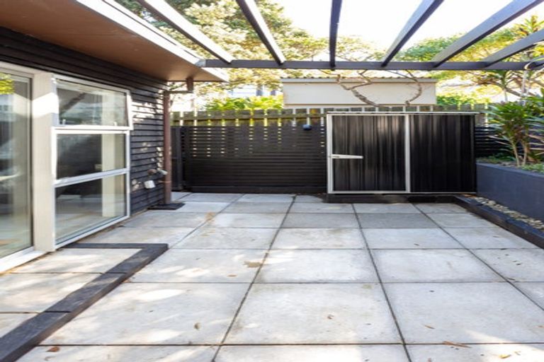 Photo of property in 394 The Esplanade, Island Bay, Wellington, 6023