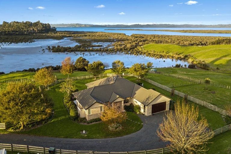 Photo of property in 68d Tuparekura Road, South Head, Helensville, 0874