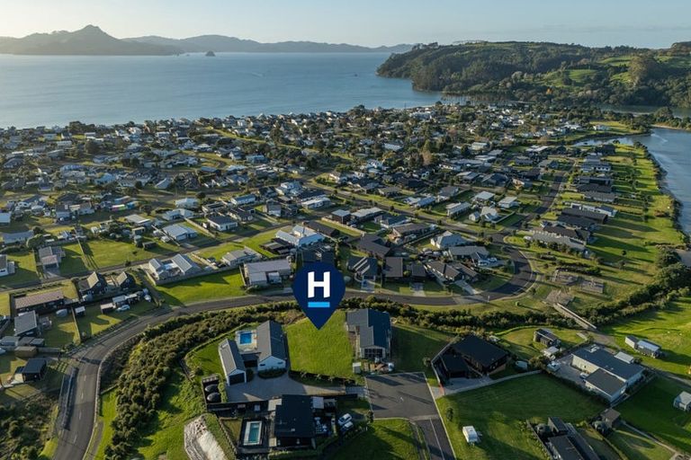 Photo of property in 7 Joyce Harsant Place, Cooks Beach, 3591