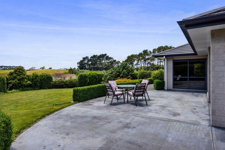 Photo of property in 3 Larlin Heights, Hawera, 4675