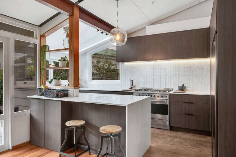 Photo of property in 42 Church Road, Taradale, Napier, 4112