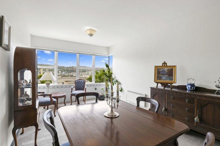 Photo of property in Landscape Apartments, 123-125 Austin Street, Mount Victoria, Wellington, 6011