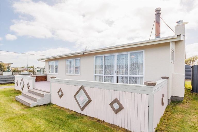 Photo of property in 1938 Parewanui Road, Parewanui, Bulls, 4894