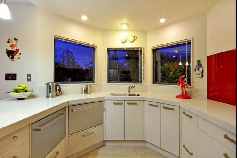 Photo of property in 2 Rimu Rise, Albany, Auckland, 0632