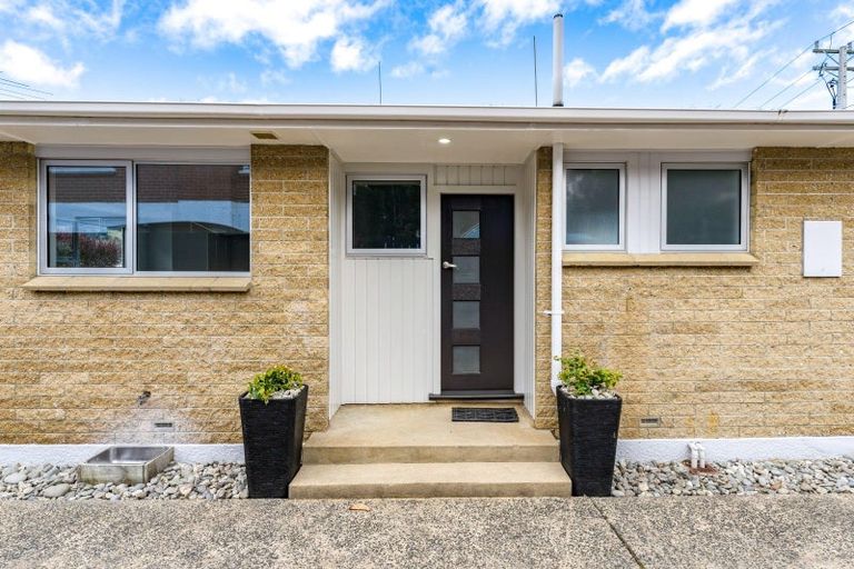 Photo of property in 2 Kaira Street, Sawyers Bay, Port Chalmers, 9023