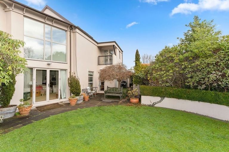 Photo of property in 1/37 Poynder Avenue, Merivale, Christchurch, 8014