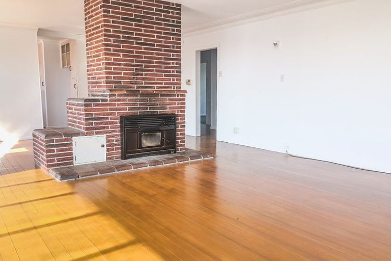 Photo of property in 76 Manuka Road, Glenfield, Auckland, 0629