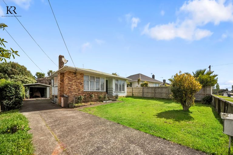 Photo of property in 53 Waipani Road, Te Atatu Peninsula, Auckland, 0610