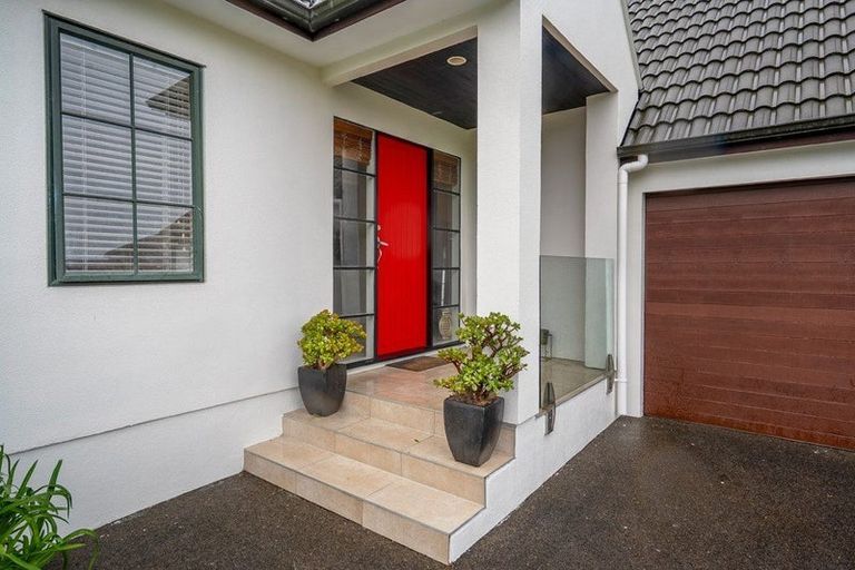Photo of property in 4 Opal Close, Rosedale, Auckland, 0632