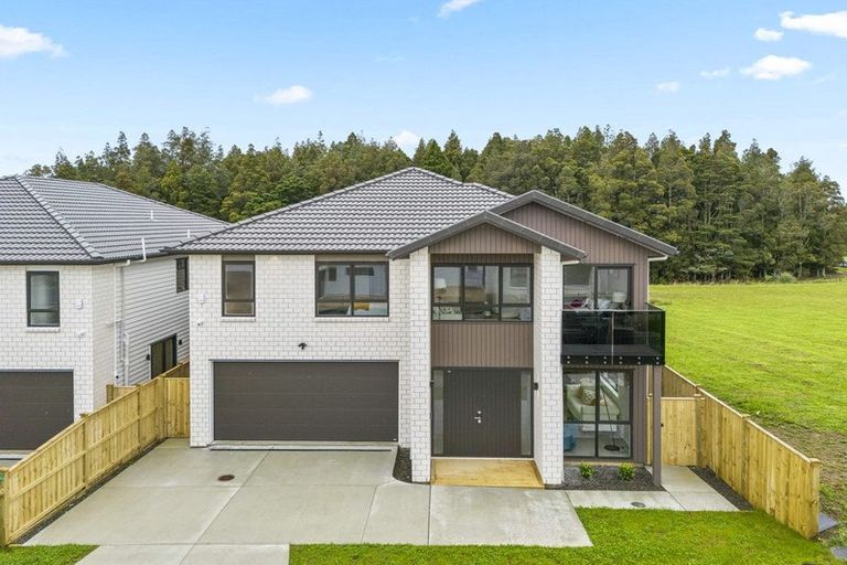 Photo of property in 5 Knockanara Drive, Flat Bush, Auckland, 2019