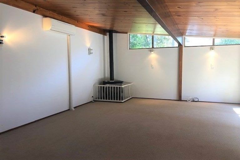 Photo of property in 18 Kawaka Street, Titirangi, Auckland, 0604