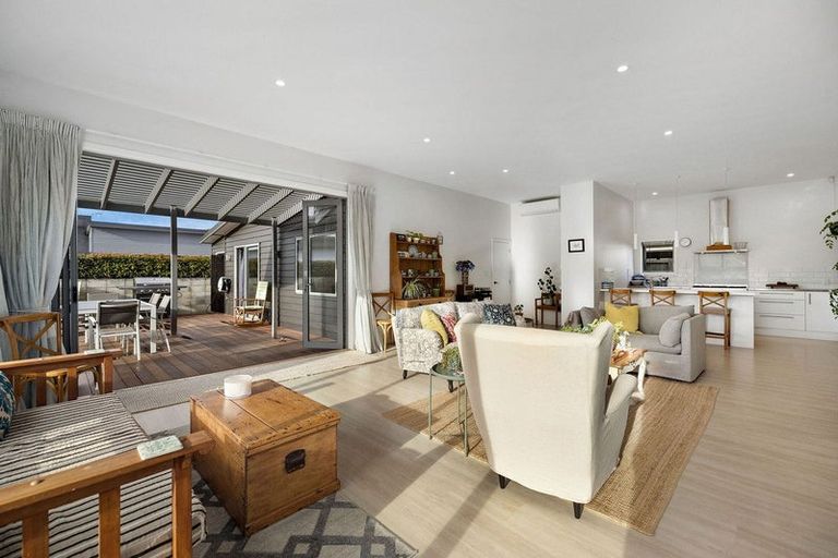 Photo of property in 14 Orbell Drive, Lake Hayes, Queenstown, 9304