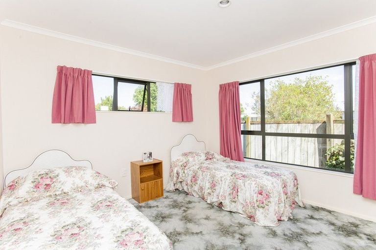 Photo of property in 1 Coulston Place, Riverdale, Gisborne, 4010