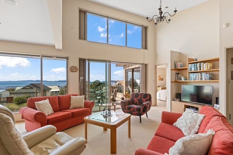 Photo of property in 17 Arohia Place, Snells Beach, 0920