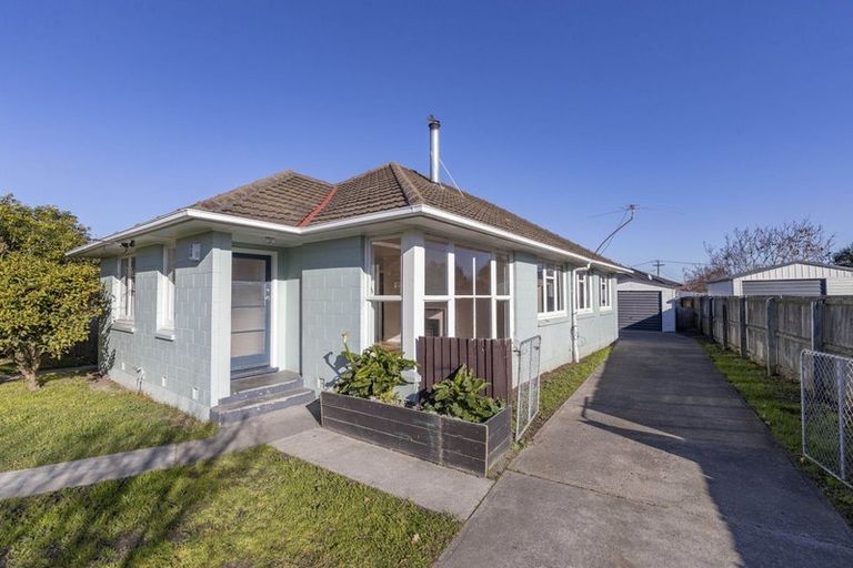 Photo of property in 6 Netley Place, Aranui, Christchurch, 8061