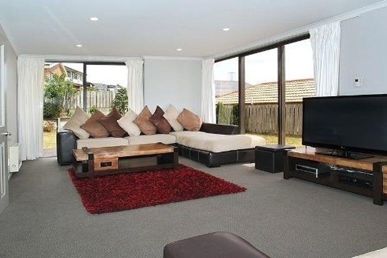 Photo of property in 84 Kentwood Drive, Woodridge, Wellington, 6037