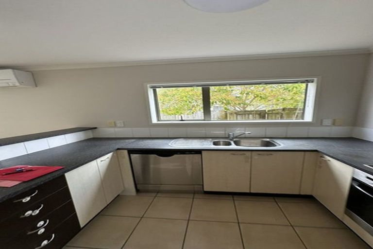 Photo of property in 41 Tiri Tiri Road, Birkdale, Auckland, 0626