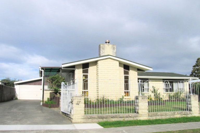 Photo of property in 37 Robinson Crescent, Tamatea, Napier, 4112