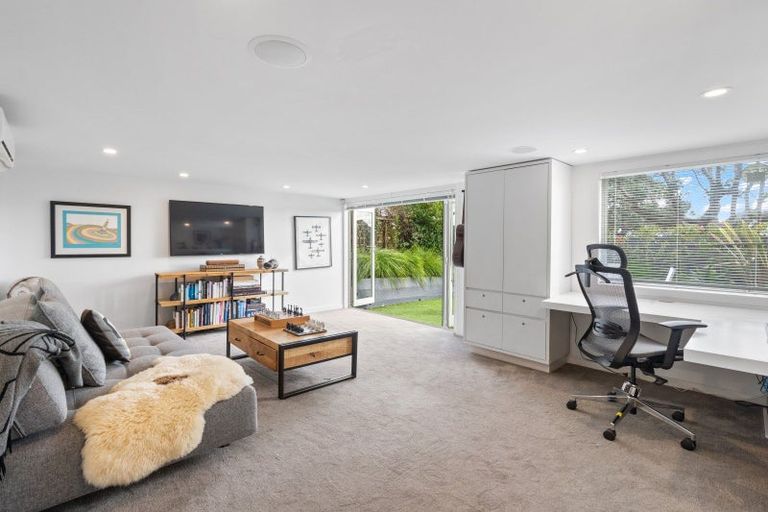 Photo of property in 75a Stanley Point Road, Stanley Point, Auckland, 0624