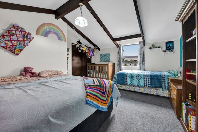 Photo of property in 16 Dixon Avenue, Hawera, 4610