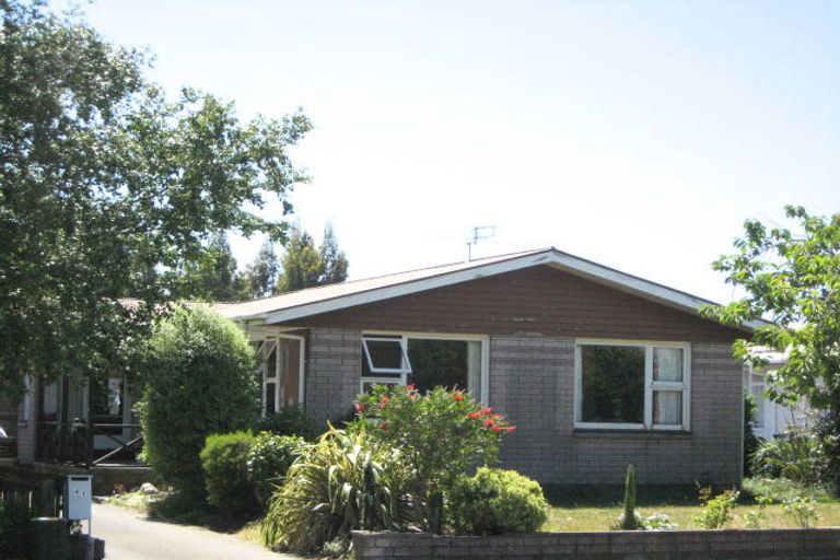 Photo of property in 41 Bickerton Street, Wainoni, Christchurch, 8061