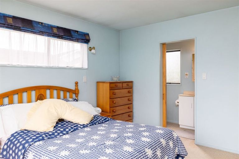 Photo of property in 81 Apsley Drive, Avonhead, Christchurch, 8042