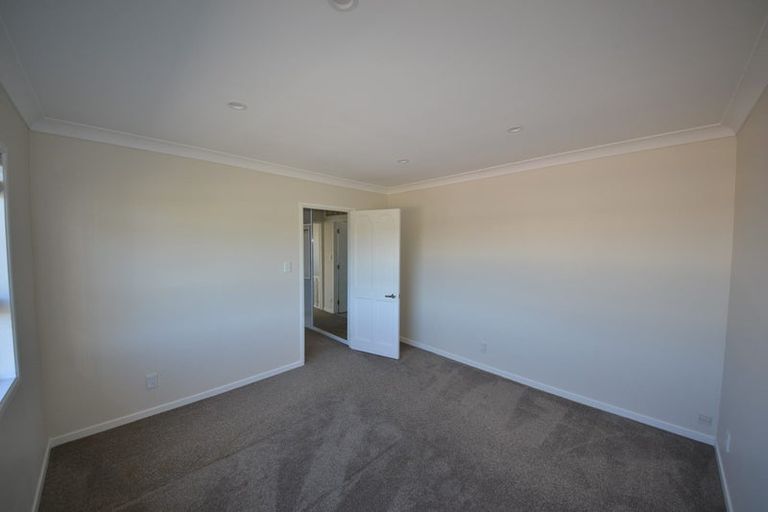 Photo of property in 2/42 Aberdeen Road, Campbells Bay, Auckland, 0620