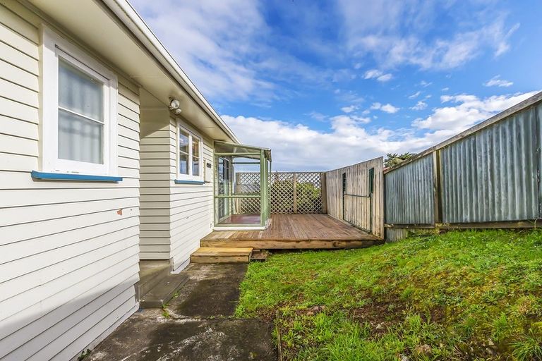 Photo of property in 74 Arahura Crescent, Waitangirua, Porirua, 5024