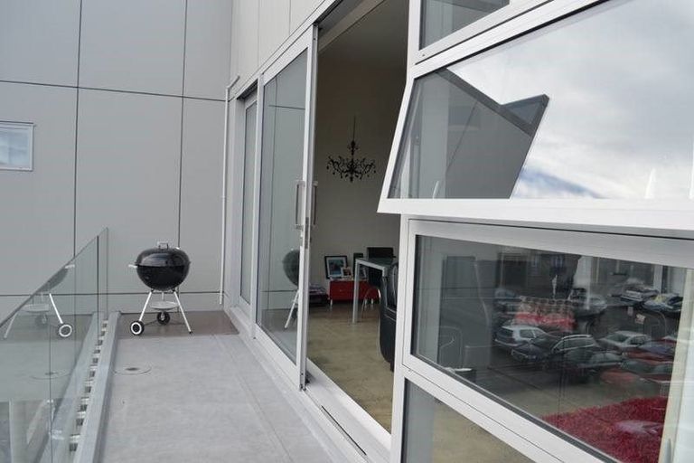 Photo of property in 1/25 Home Street, Mount Victoria, Wellington, 6011