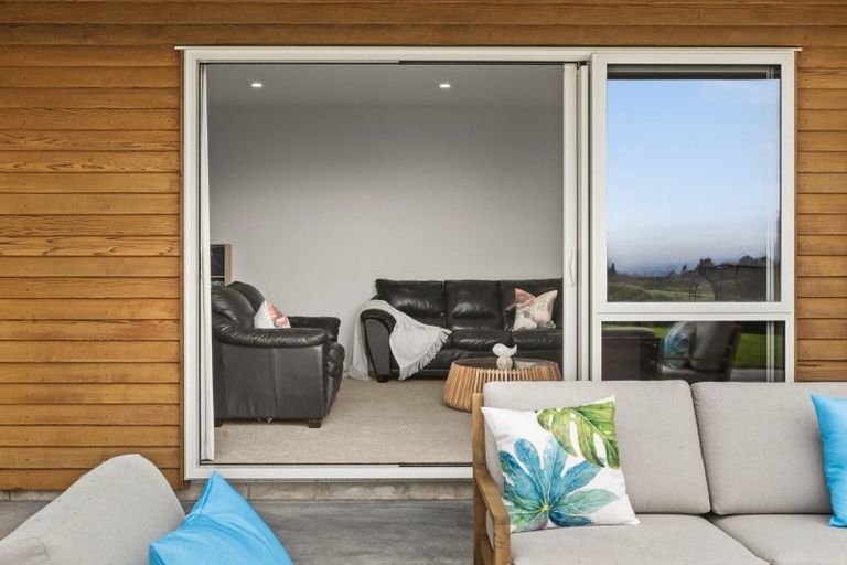 Photo of property in 22 Quarry Ridge, Poraiti, Napier, 4182