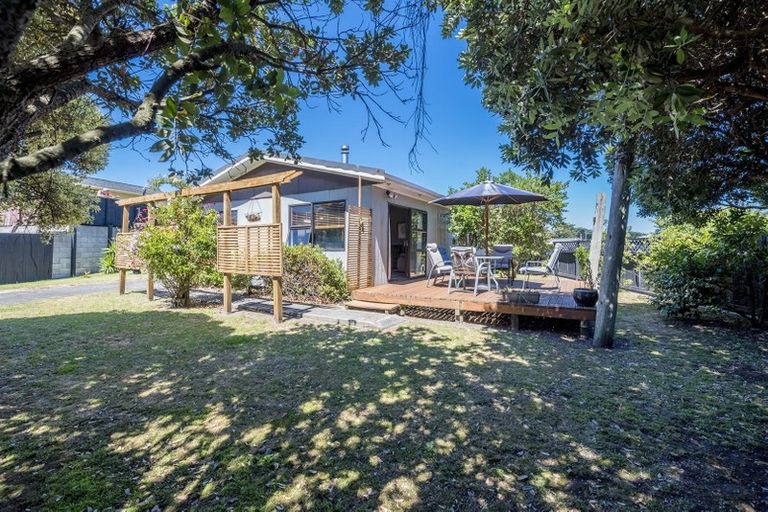 Photo of property in 49 Tasman Road, Otaki Beach, Otaki, 5512