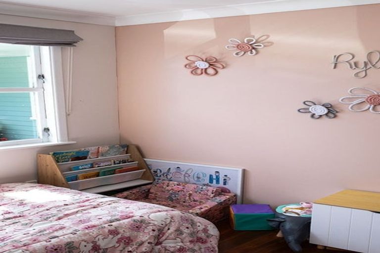 Photo of property in 3 Sunny Grove, Wainuiomata, Lower Hutt, 5014