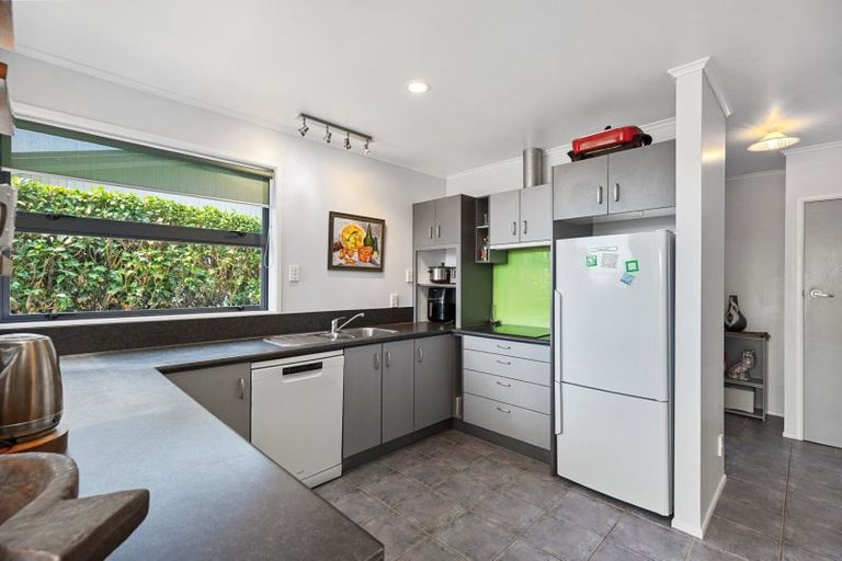 Photo of property in 18 Andrew Place, Otumoetai, Tauranga, 3110