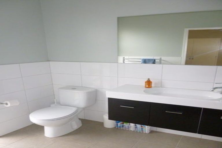 Photo of property in 5 Crofton Road, Harewood, Christchurch, 8051