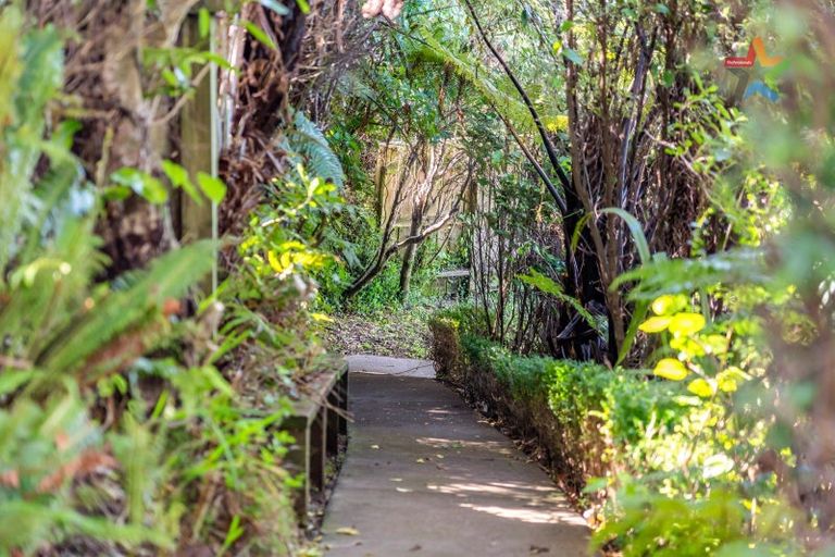 Photo of property in 4 Akatea Road, Korokoro, Lower Hutt, 5012