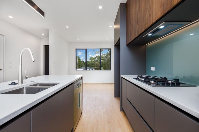 Photo of property in 9a Endurance Rise, Orewa, 0931