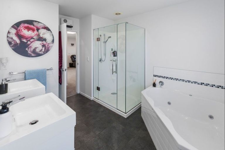 Photo of property in 27 Faringdon Boulevard, Rolleston, 7615