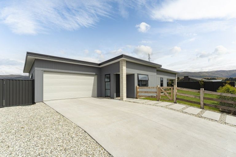 Photo of property in 1 Smitham Drive, Cromwell, 9310